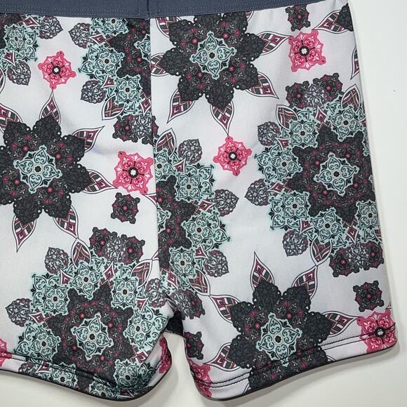 Onzie Flow Bike Shorts Color: Boho Love Print Woman's size Small/medium #285 - Picture 10 of 15